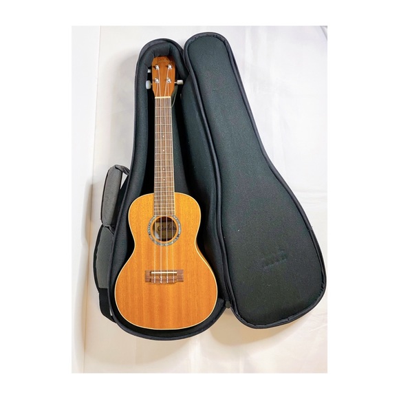 Cordoba 15CM Concert Ukulele - Picture 3 of 8